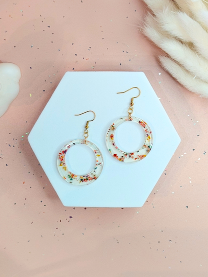 Boucles d’oreilles fleurs séchées en résine