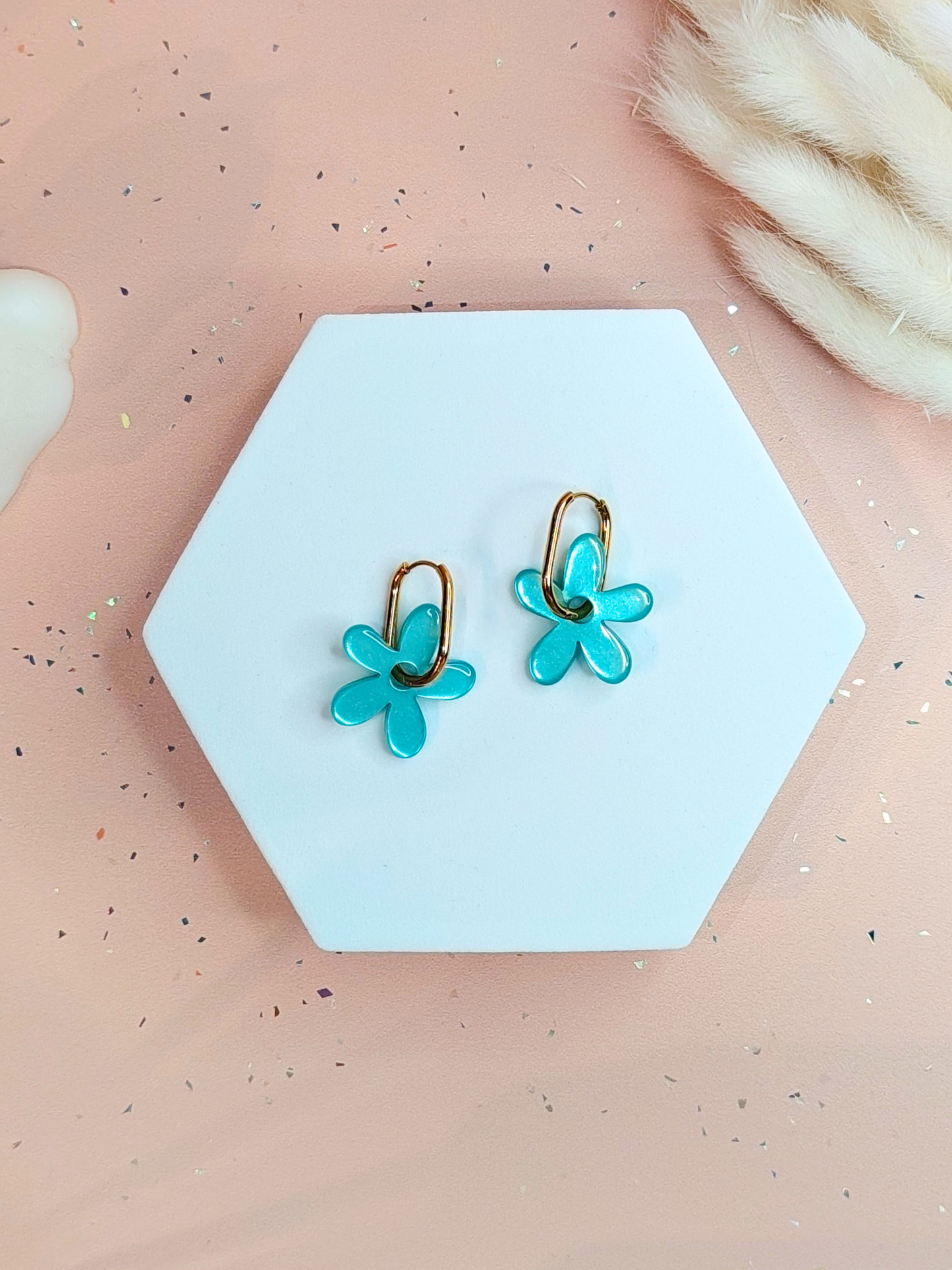 Boucles d'oreilles pampilles fleurs asymétriques